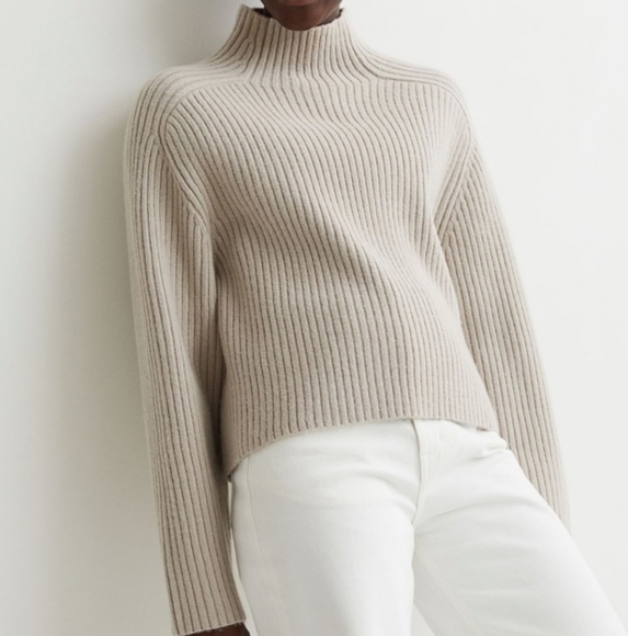 H&M beige turtleneck sweater - Picture 1 of 8